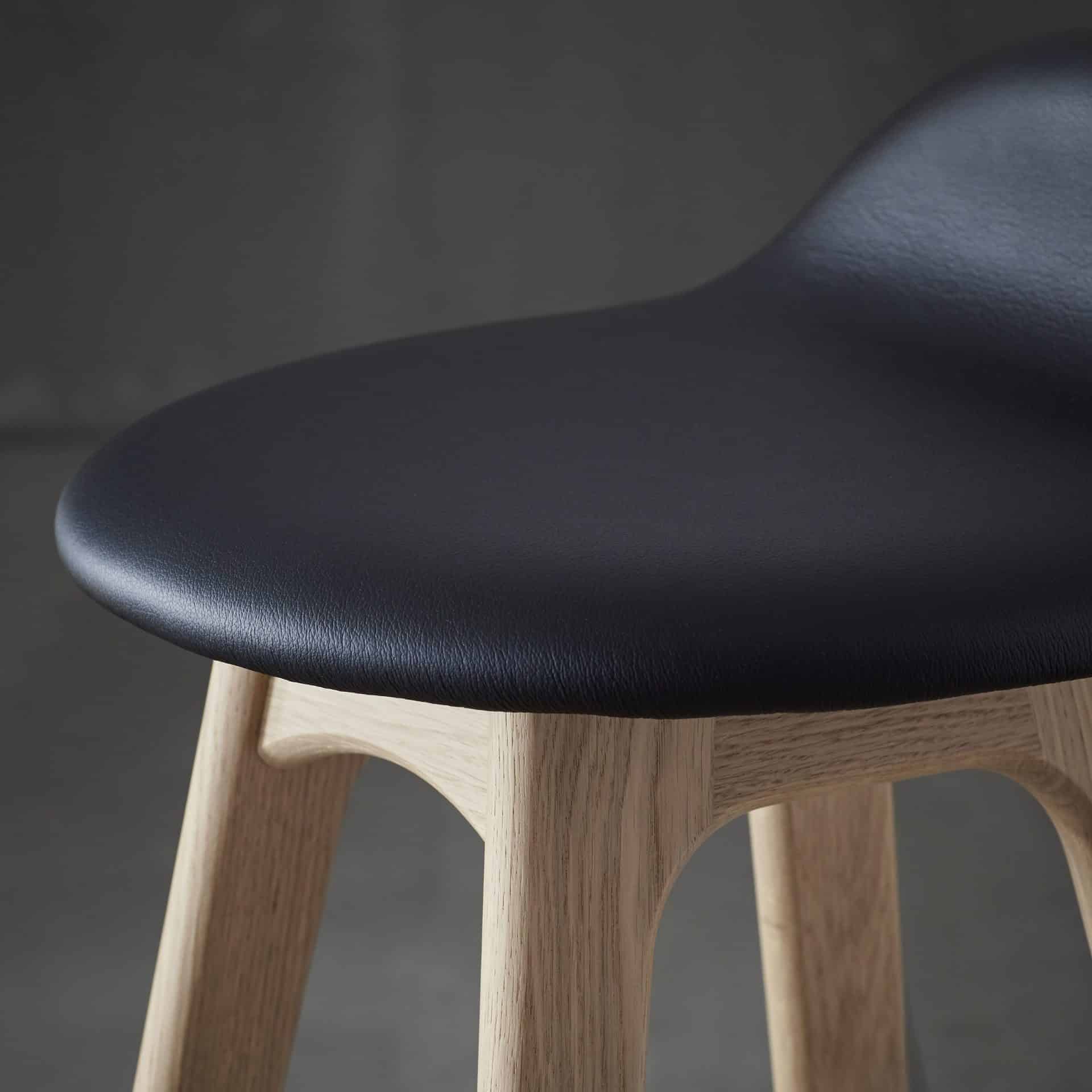 Spisebordsstol med lædersæde