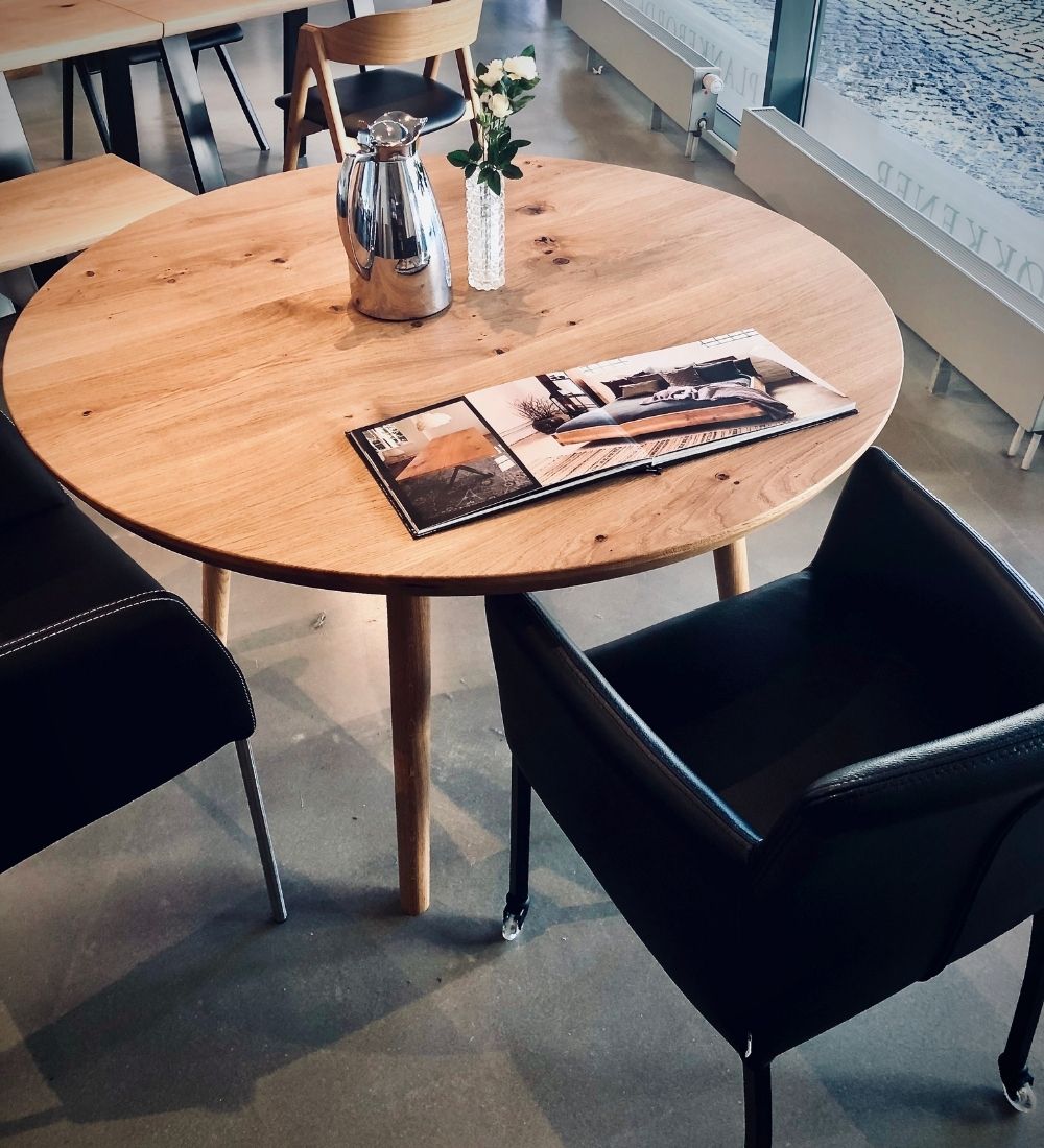 Rundt bord i elmetræ