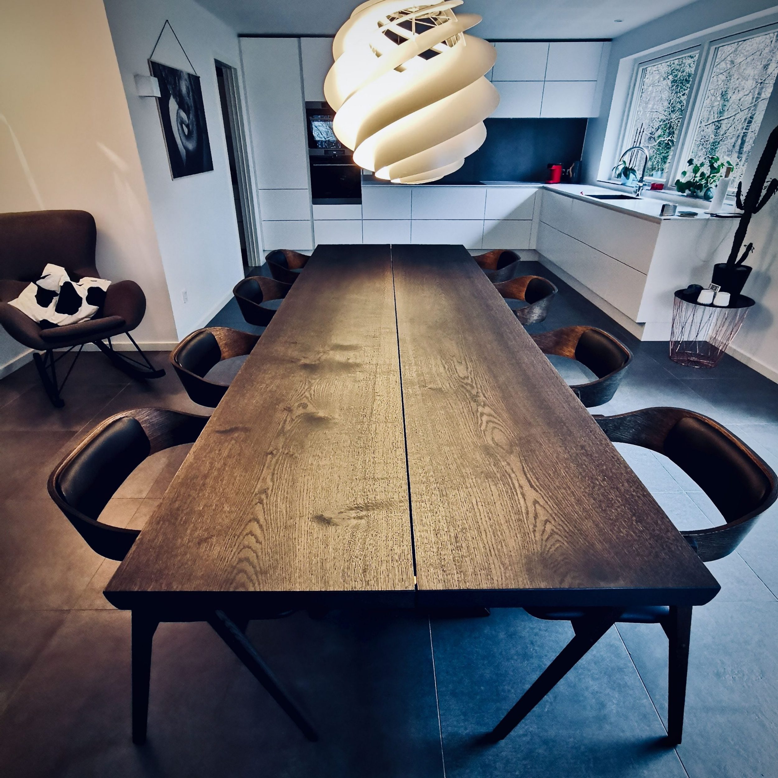 Mørk egetræ plankebord