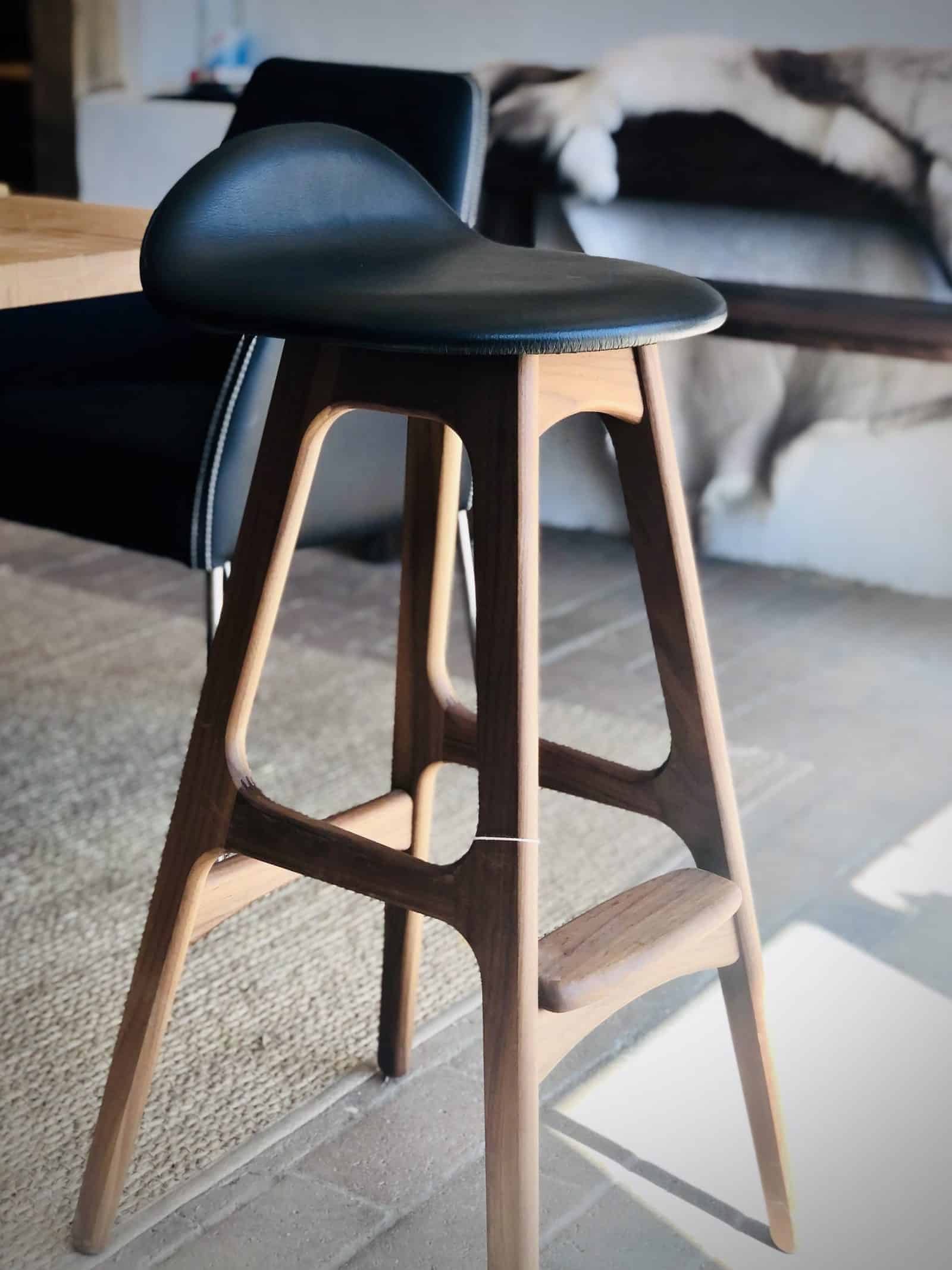 Mette stol i sort læder