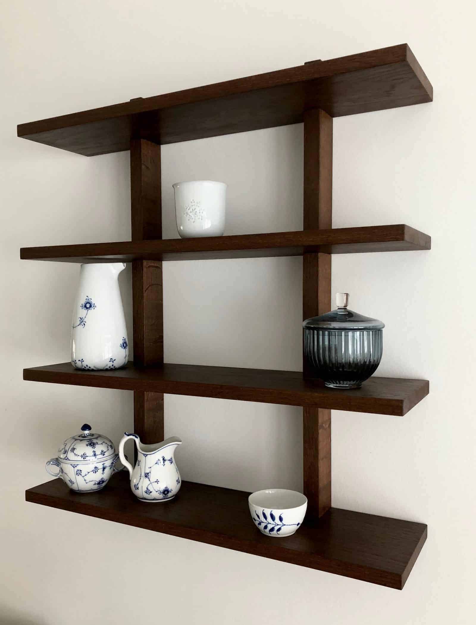 Reolsystem i massivt træ