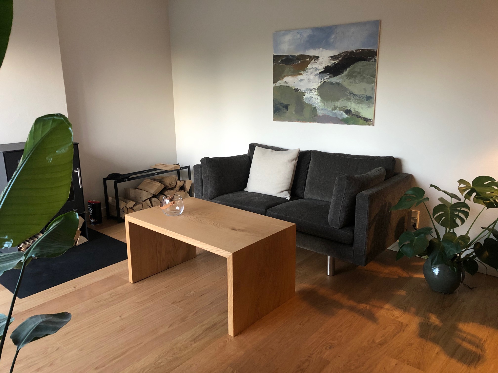 Sofabord i lyst egetræ minimalistisk design