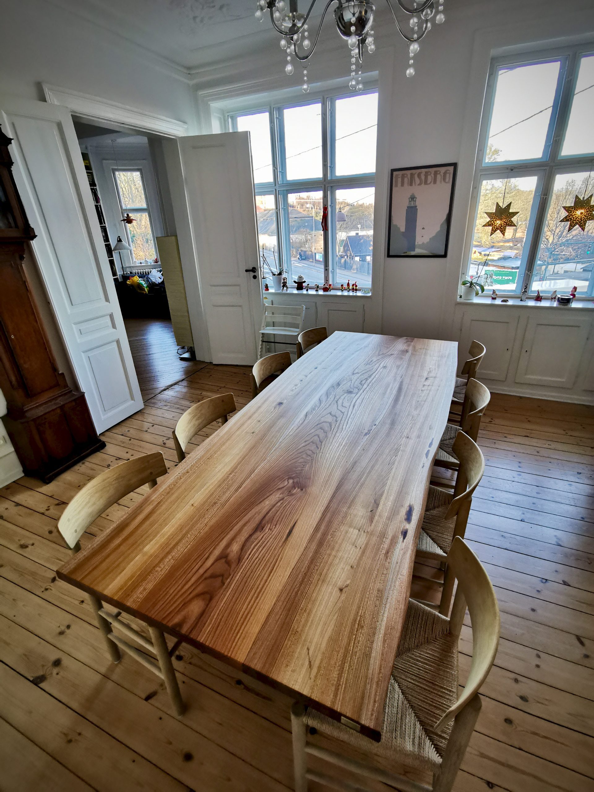 Plankebord i elmetrae 2021 kaerbygaard 2021 med uttrykk og 2 tilleggsplater inkl. mette spisebord stoler 7 skalert