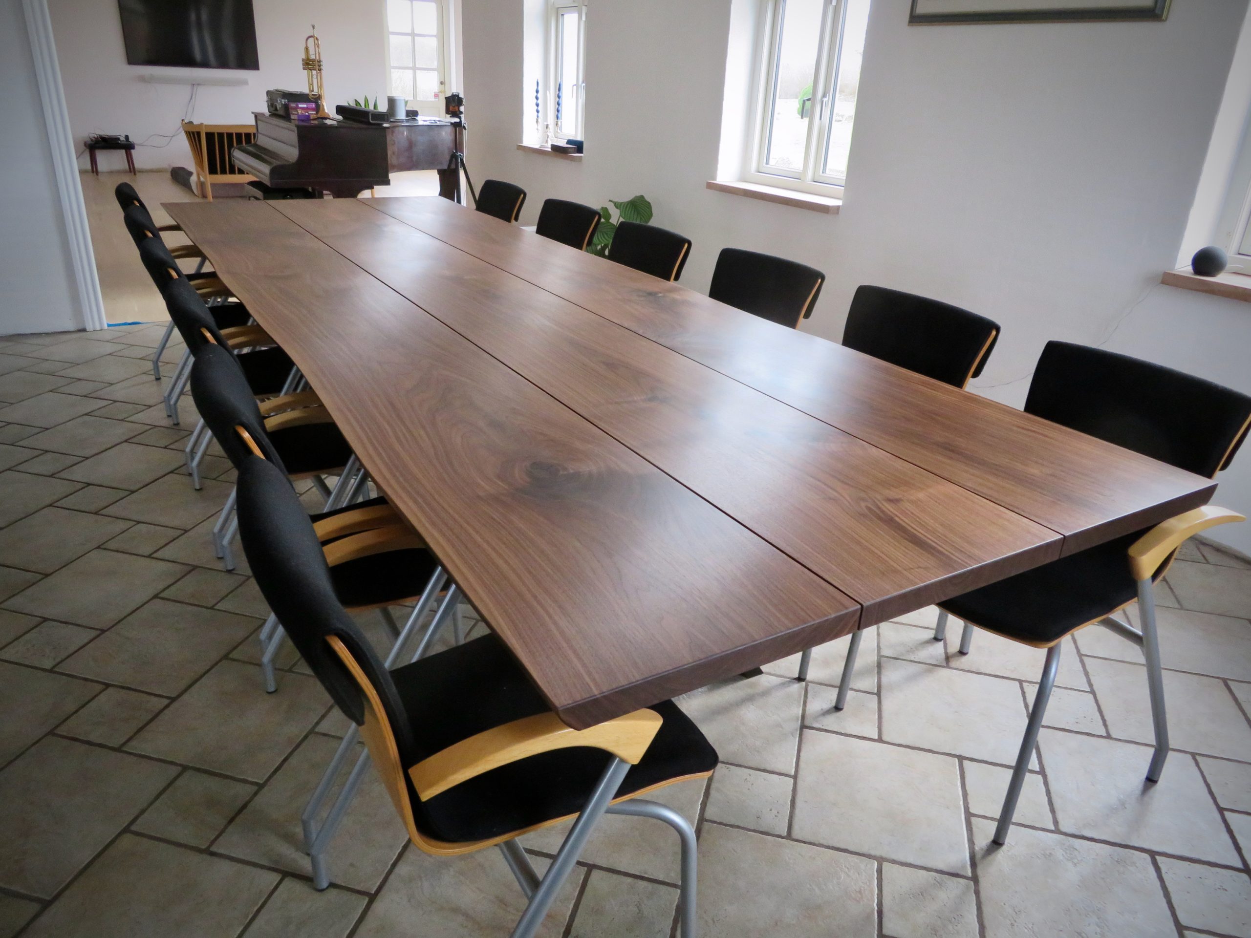 walnut long table plank table kaerbygaard kaerbygård 2022 1 scaled