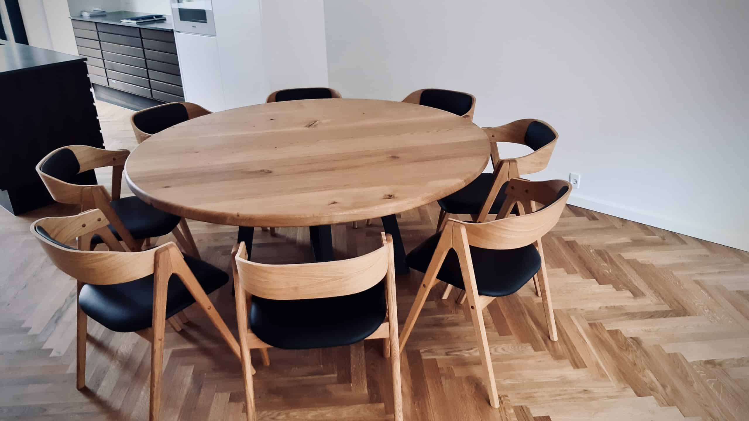 round table round table oval table table in trae traebord traemobler kaerbygaard kaerbygård August 2020 2 scaled